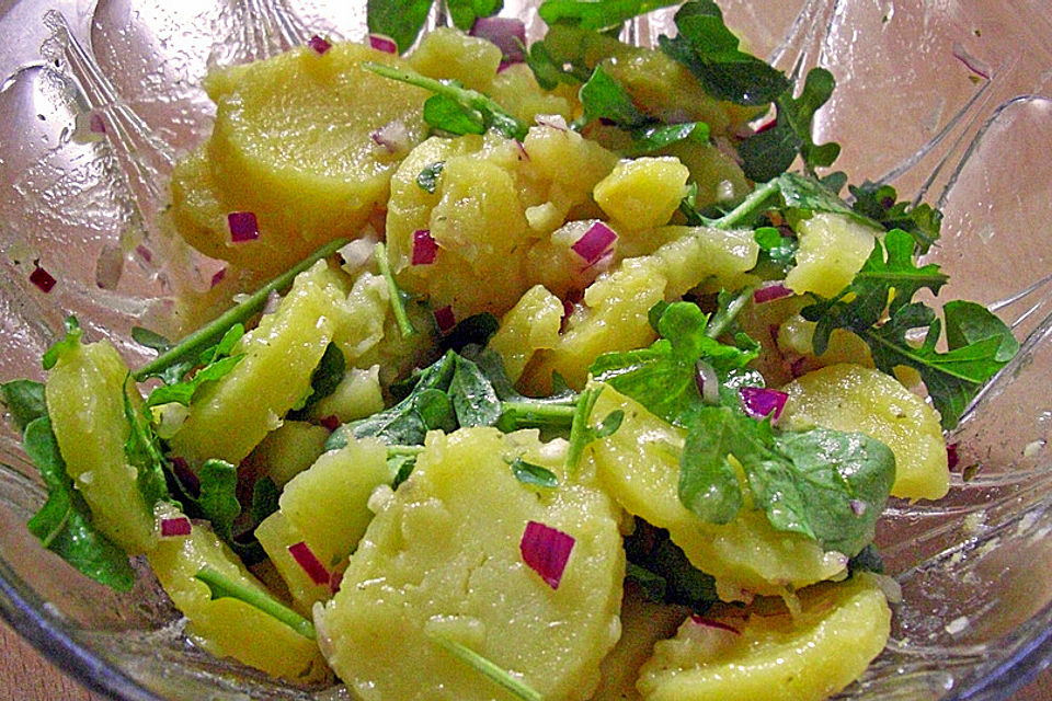 Kartoffel-Rucola-Salat mit Hähnchenbruststreifen