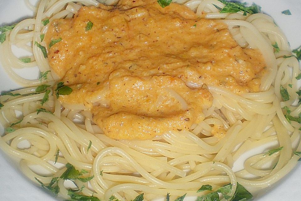 Spaghetti mit Möhren-Nuss-Soße