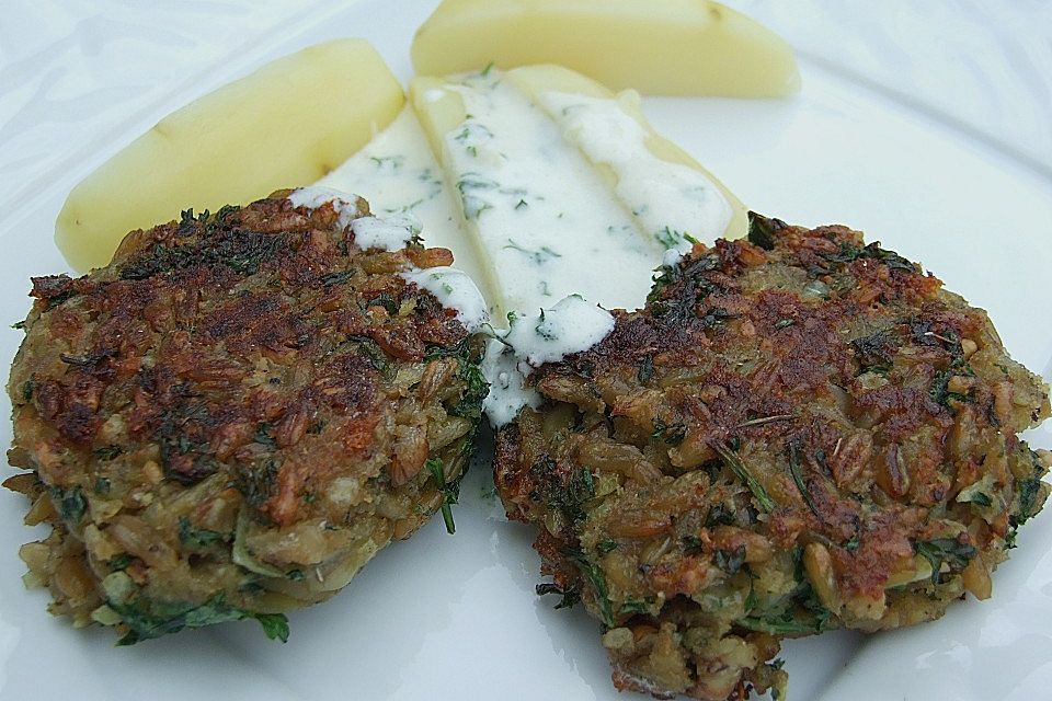 Grünkern-Frikadellen mit Joghurtsauce