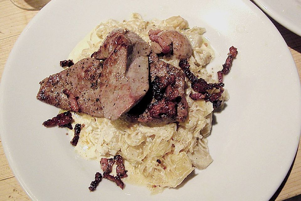 Kaninchenleber mit Sahnesauerkraut