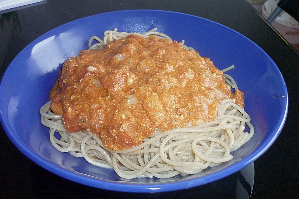 Scharfe Tomaten - Feta - Soße (für Fussili)