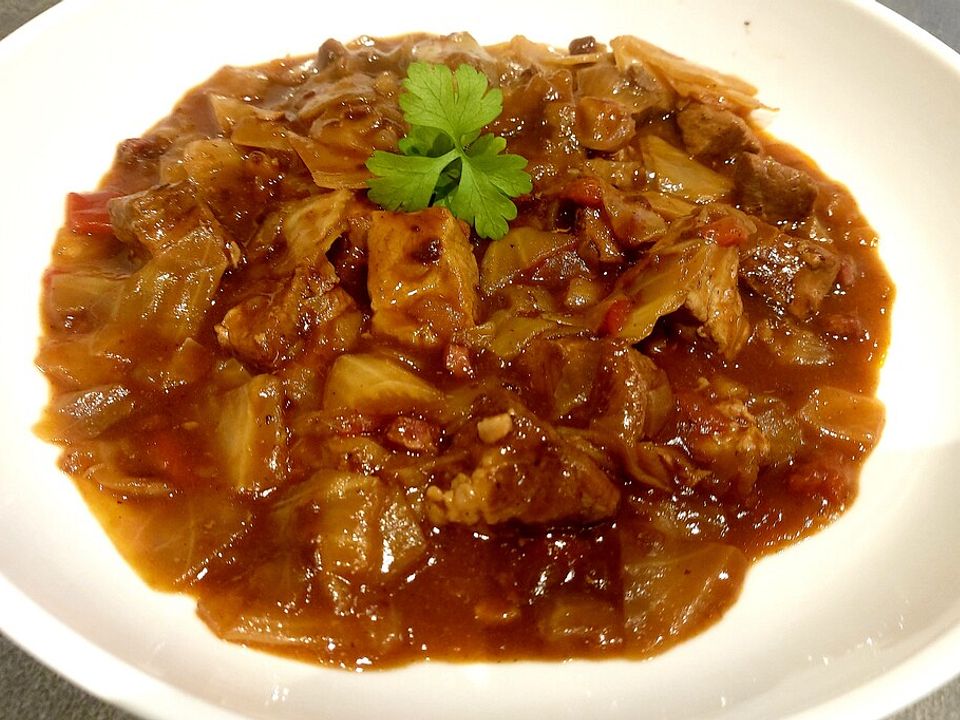 Würziges Paprikagulasch mit Weißkraut von hobbykoechin| Chefkoch