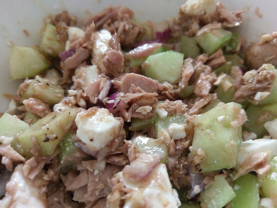 Gurkensalat mit Thunfisch und Schafskäse von Smartin | Chefkoch