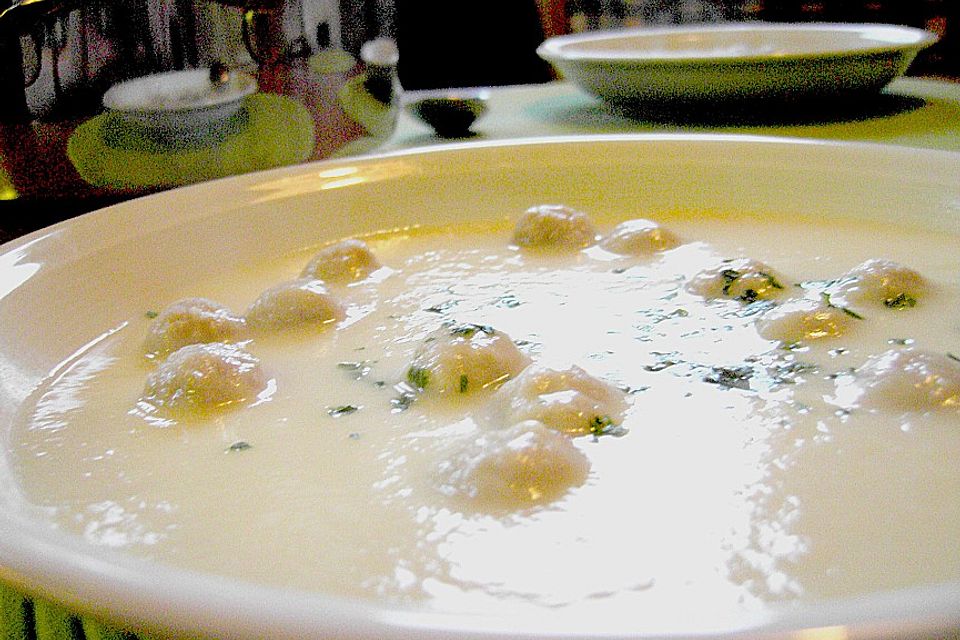 Schnelle Spargelcremesuppe Schnelle Spargelcremesuppe