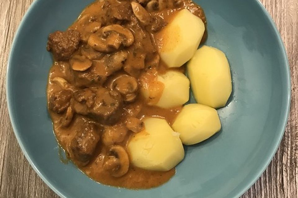 Burgunder Gulasch mit Pilzen