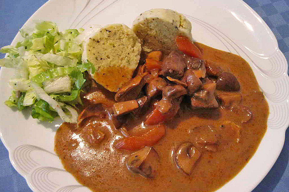 Burgunder Gulasch mit Pilzen