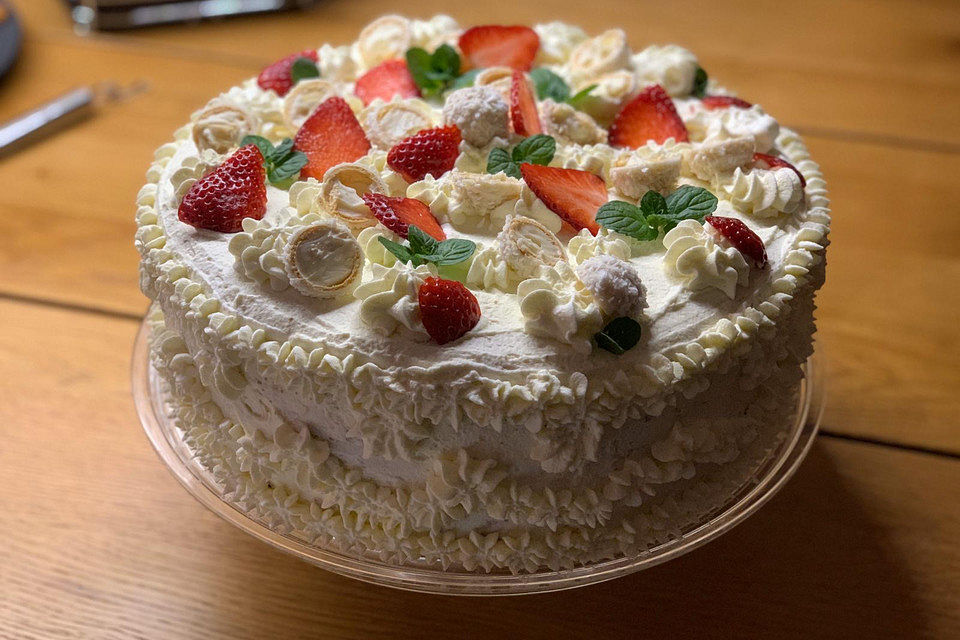 Erdbeer - Raffaelo - Torte