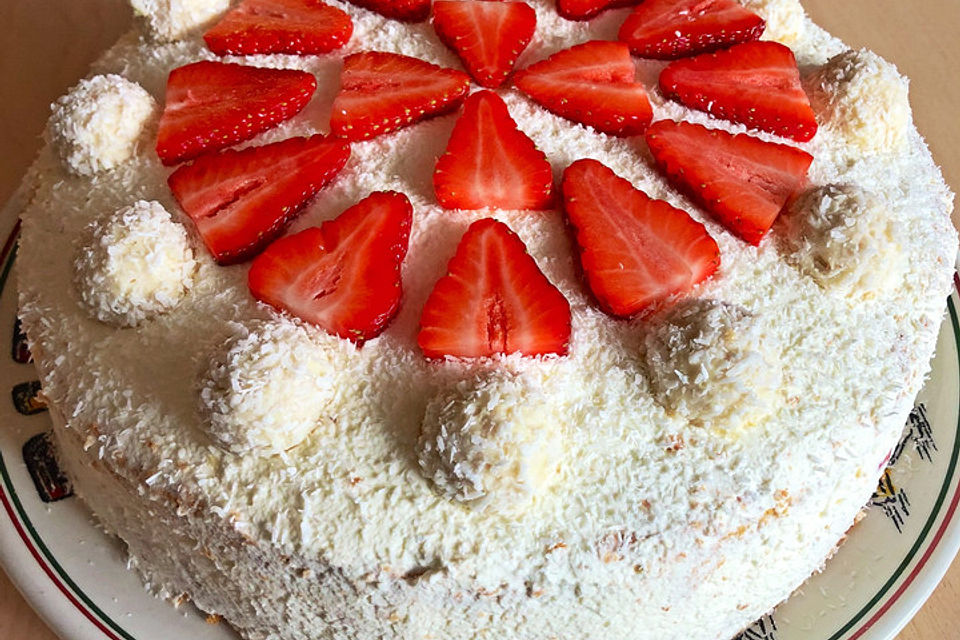 Erdbeer - Raffaelo - Torte