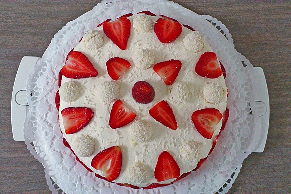 Erdbeer - Raffaelo - Torte