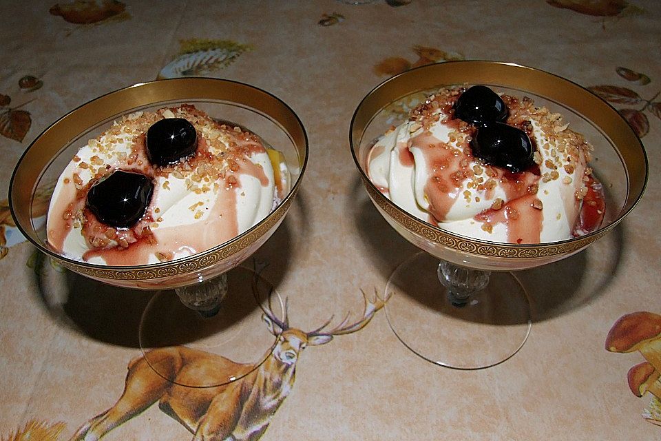 Quark - Kirsch - Dessert