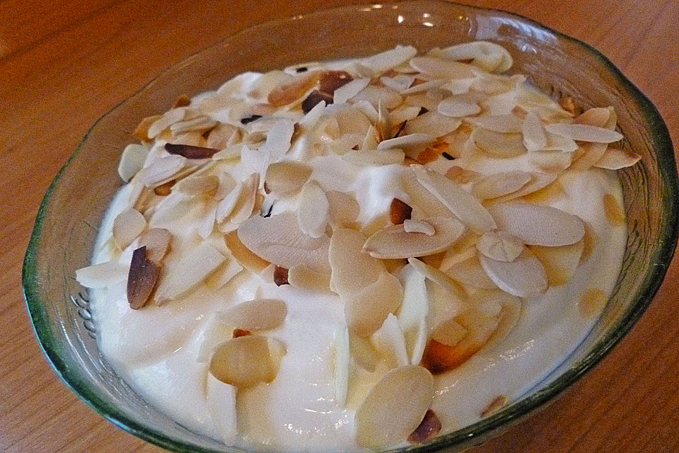 Quark - Kirsch - Dessert