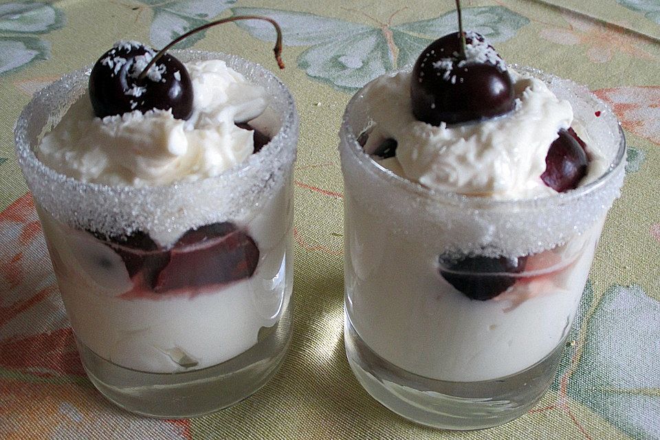 Quark - Kirsch - Dessert