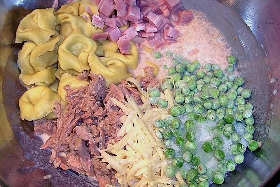 Tortelliniauflauf mit Thunfisch Tortelliniauflauf mit Thunfisch