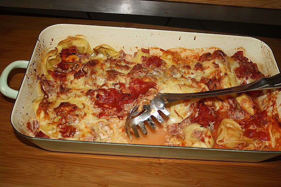 Tortelliniauflauf mit Thunfisch Tortelliniauflauf mit Thunfisch