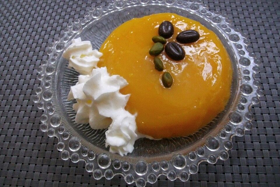 Orangenpudding mit Sahne