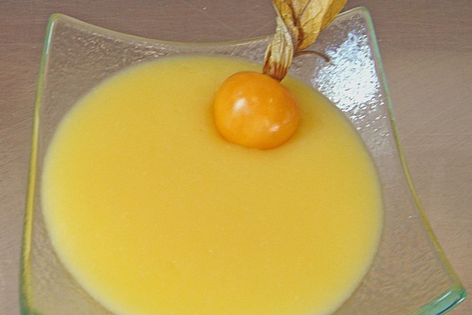 Orangenpudding mit Sahne