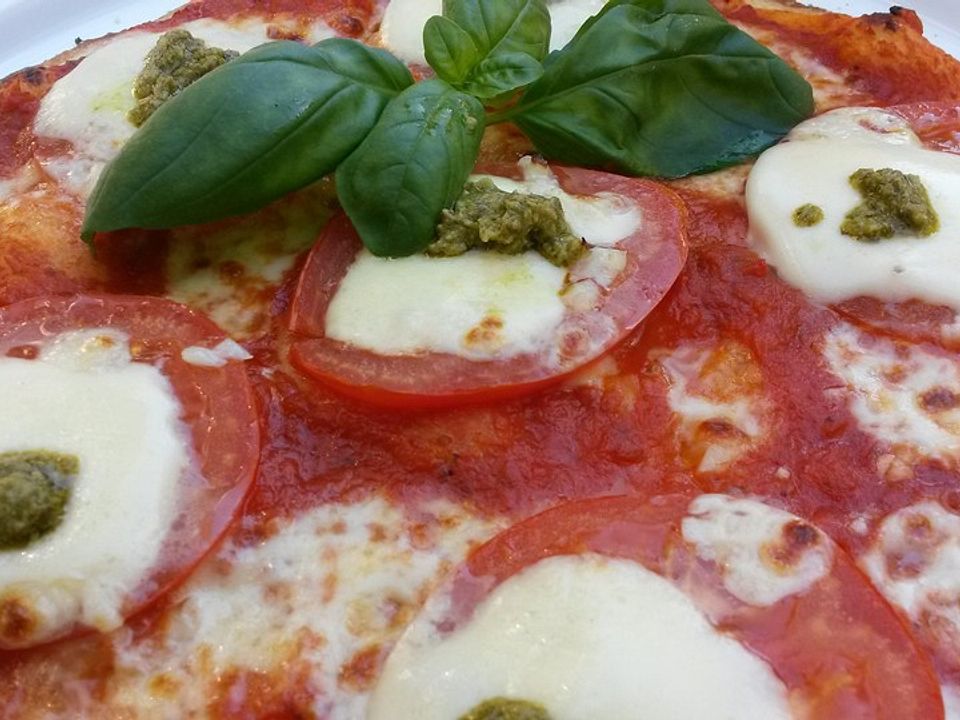 Schnelle Tomaten - Mozzarella - Pizza von gelifant| Chefkoch