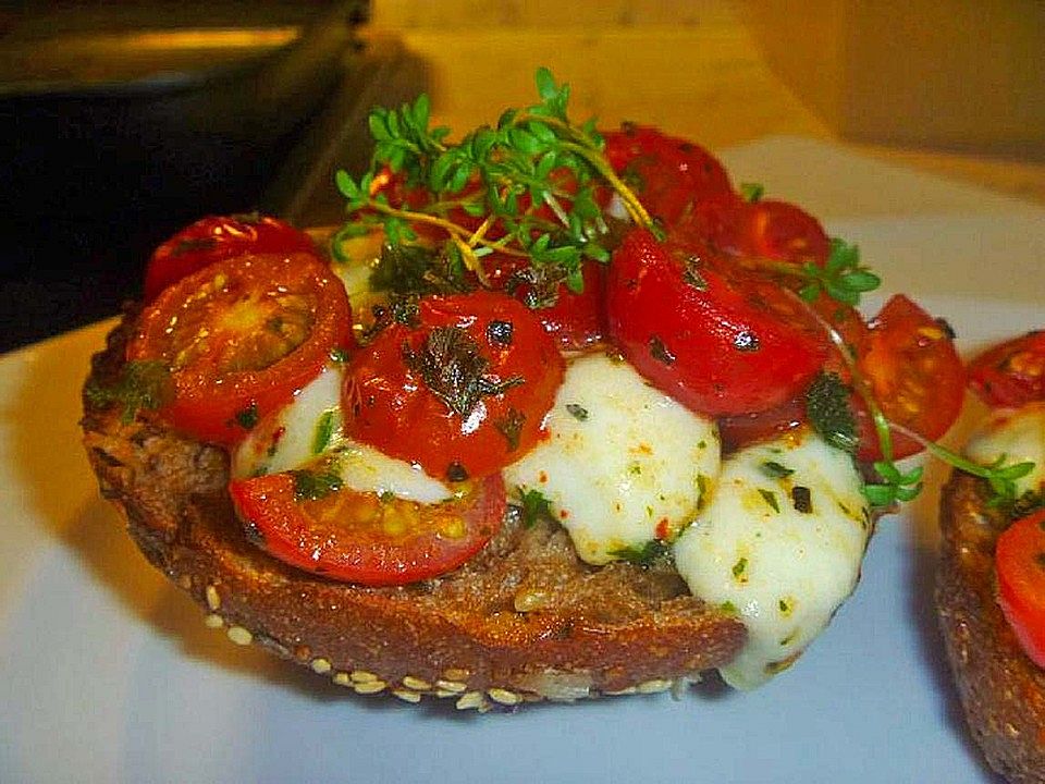 Tomate - Mozarella Brötchen von whitediamond82| Chefkoch