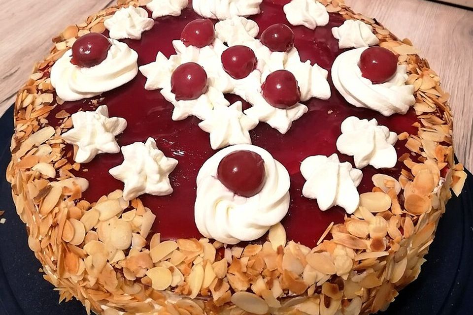 Rotkäppchen Torte