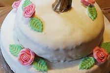 Hochzeitstorte Mit Schokocreme Und Erdbeeren Von Strezerella Chefkoch