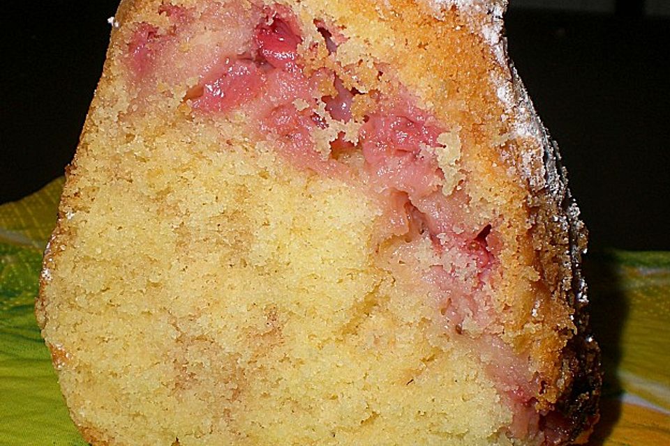 Bunter Erdbeersandkuchen