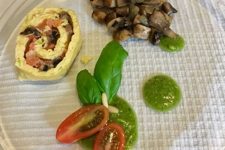 Zucchini - Roulade mit Basilikumsauce