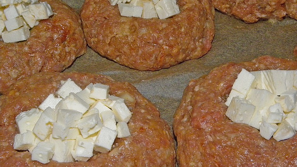 Mini - Hackbraten mit Schafskäseherz aus dem Ofen von Sivi Mini - Hackbraten mit Schafskäseherz aus dem Ofen von Sivi