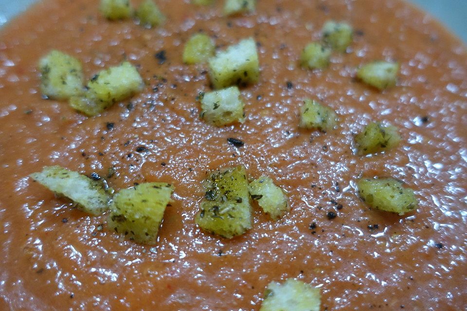 Gazpacho Andaluz - mit Staudensellerie