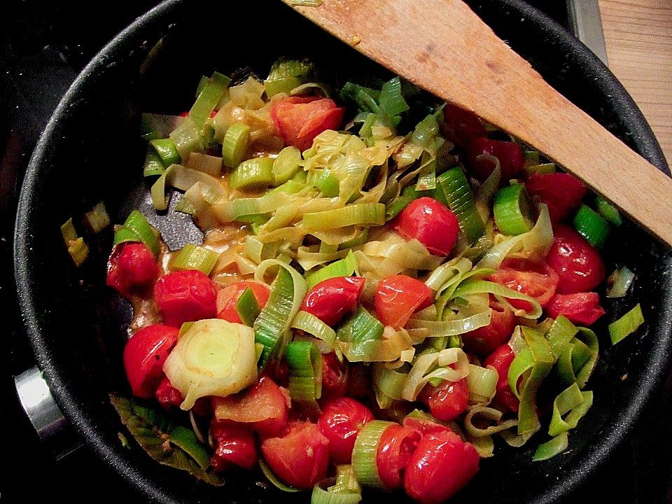 Lauchgemüse mit geschmolzenen Tomaten von knulli| Chefkoch