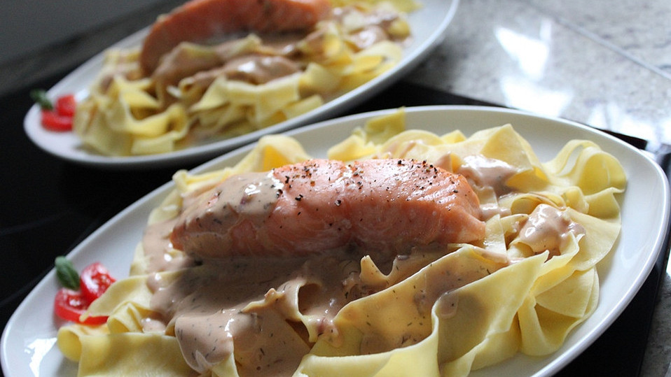 Lachs-Sahnesoße zu Nudeln von Angel_Kessy