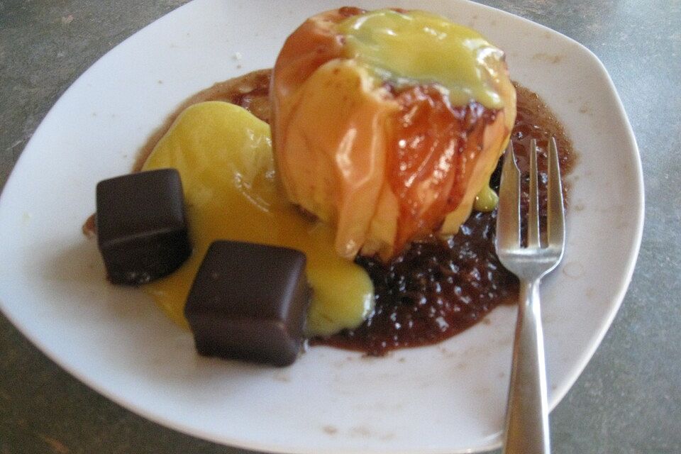 Bratapfel mit Eierlikörsauce