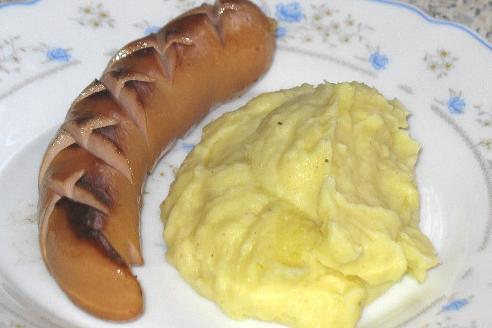Kartoffelbrei mit Bockwurst Kartoffelbrei mit Bockwurst