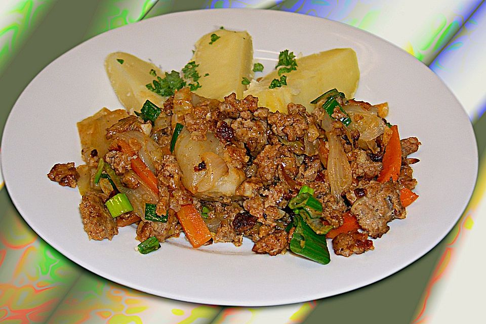 Chicoreegemüse - Pfanne mit Hackfleisch