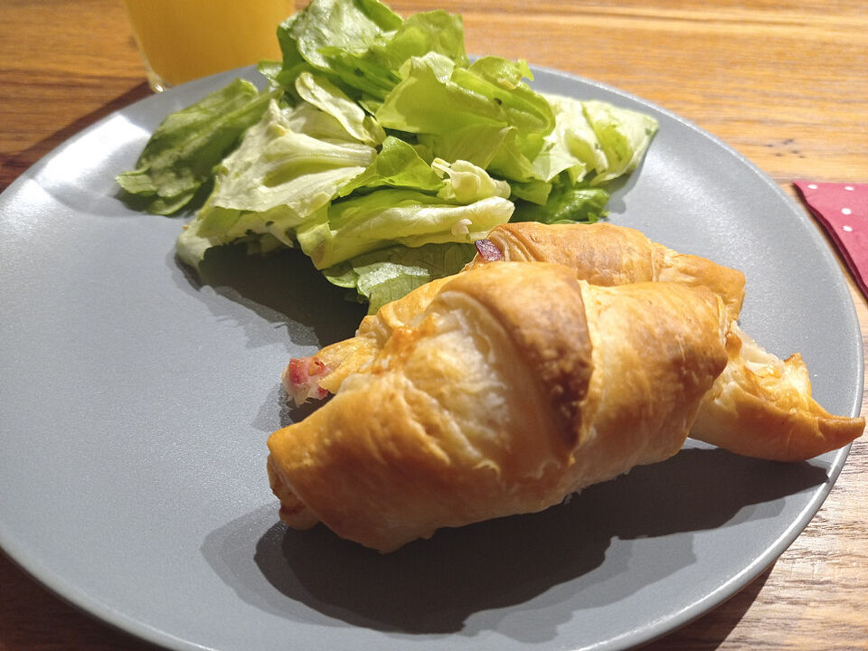Blätterteig-Hörnchen mit Schinken-Käse-Füllung von maus_7510| Chefkoch