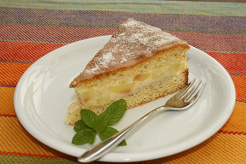 Apfel - Grieß - Torte mit Zitronenglasur