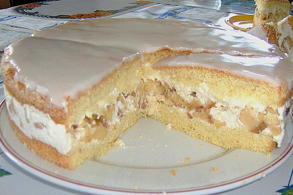 Apfel - Grieß - Torte mit Zitronenglasur