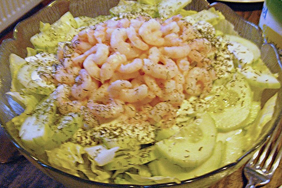 Shrimps - Salat mit Gurke und Dill - Sahne - Soße