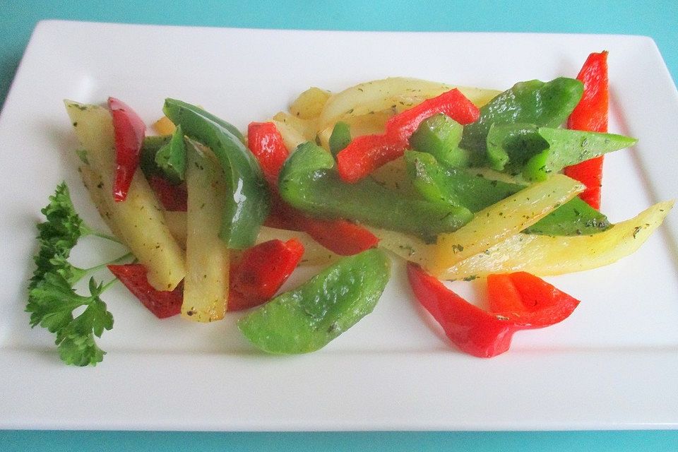 Rainbow Roasted Pepper Salad (Paprikasalat)