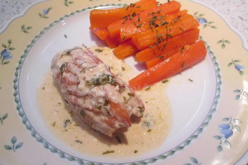 Putenröllchen mit Frischkäse - Kräuter - Füllung und Estragon - Weißwein - Sauce