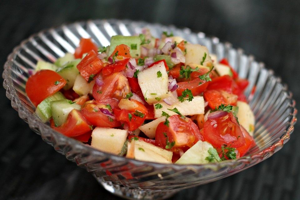 Tunesischer Gurkensalat mit Äpfeln