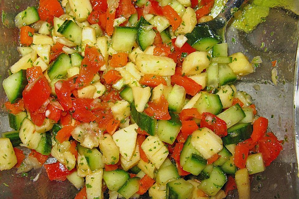 Tunesischer Gurkensalat mit Äpfeln