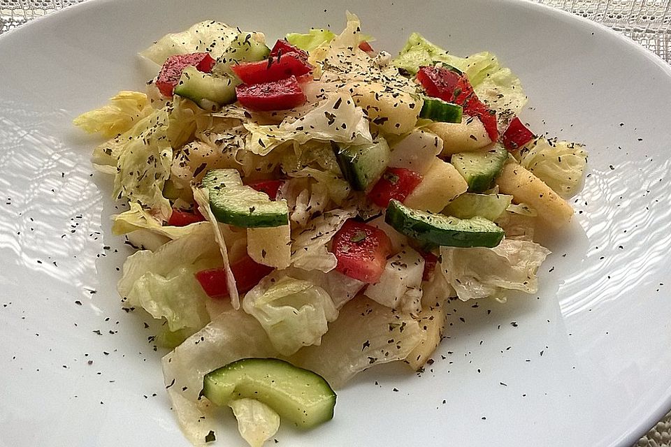 Tunesischer Gurkensalat mit Äpfeln