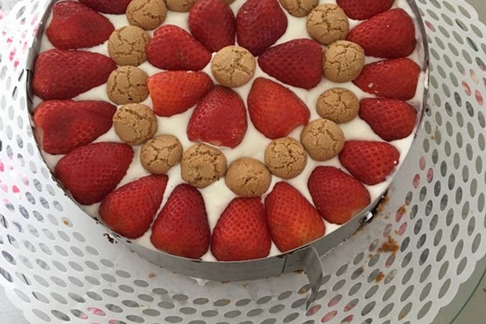 Gewickelte Erdbeer - Tiramisu - Torte