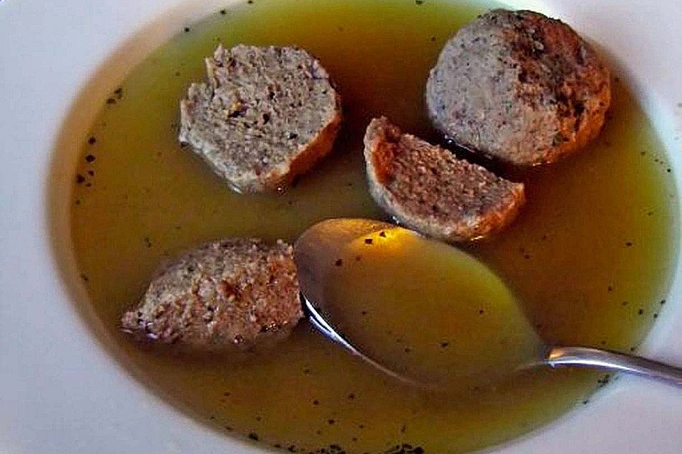 Leberknödelsuppe hausgemacht