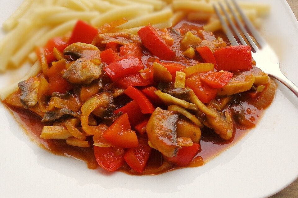 Tomaten-Paprika-Pilz-Soße