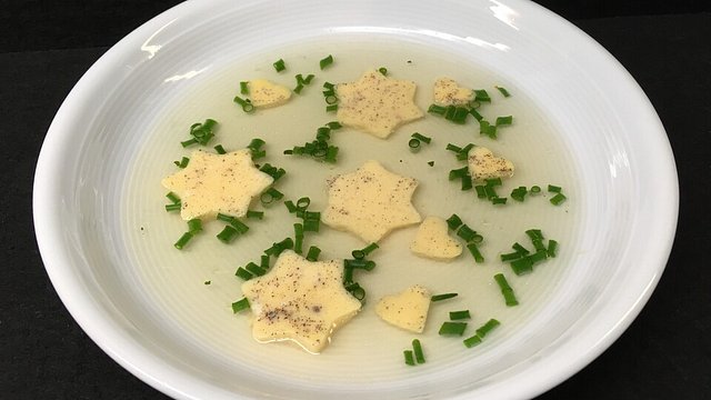 Klare Brühe mit Eierstich von Channy79 Klare Brühe mit Eierstich von Channy79