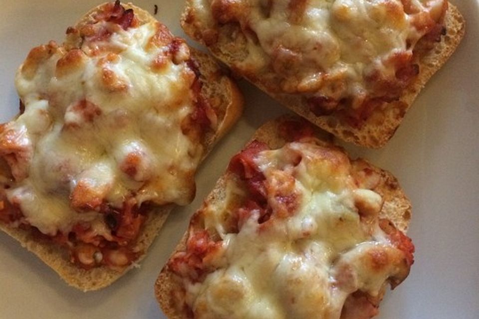 2 Minuten  Pizza-Brötchen