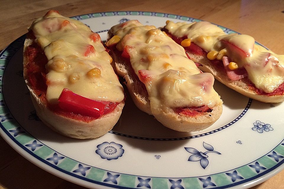 2 Minuten  Pizza-Brötchen