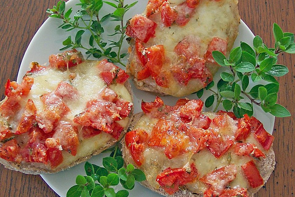 Crostini mit Tomaten und Mozzarella