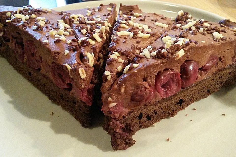 Mousse au Chocolate Kuchen mit Kirschen